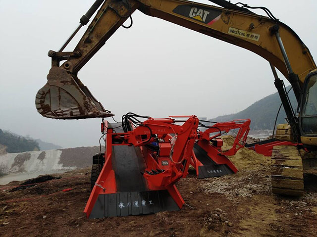 井下扒渣機(jī)工作現(xiàn)場